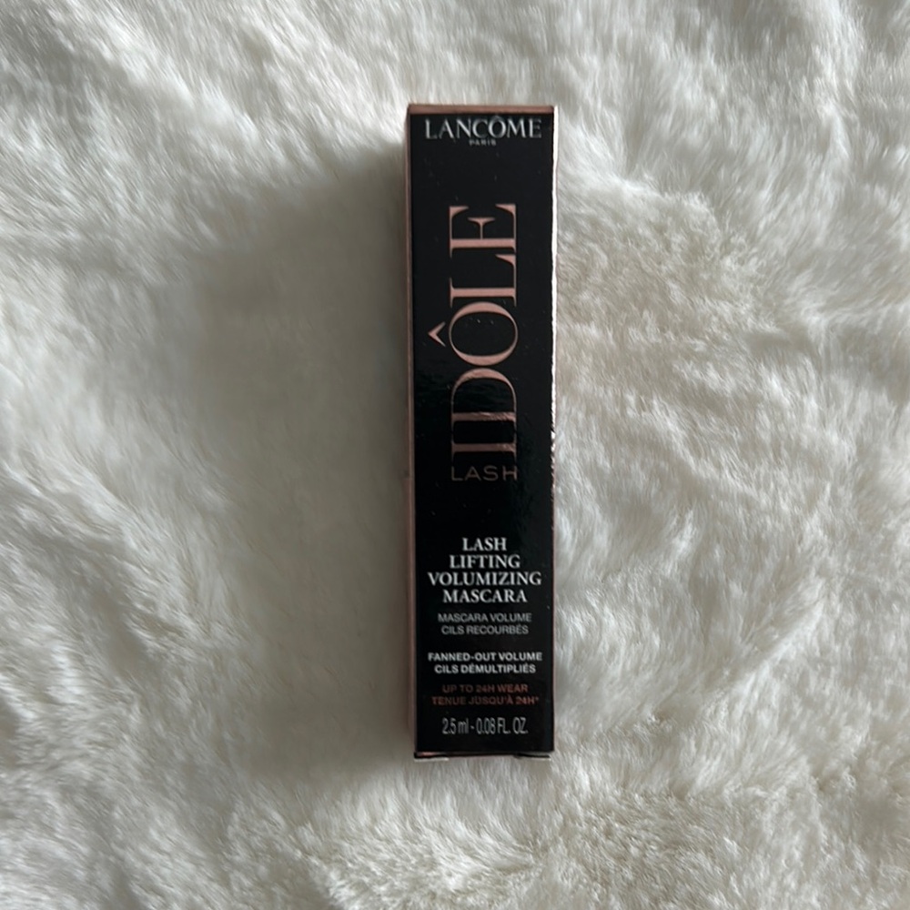 Lancome Black Mascara for Voluminous Defined Lashes